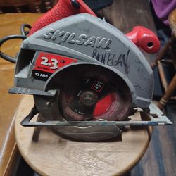 Skilsaw 2.3hp Circular Saw Corded 7-1/4in Blade