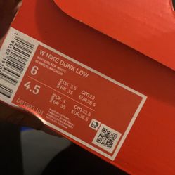 Panda Dunks Sz 6 $60