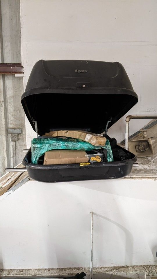 Sears XCargo Sport20 Roof top cargo carrier. for Sale in Pompano