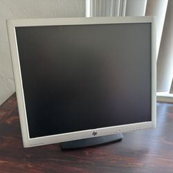 Computer Monitor 19” HP LA1956x Display Adjustable Height