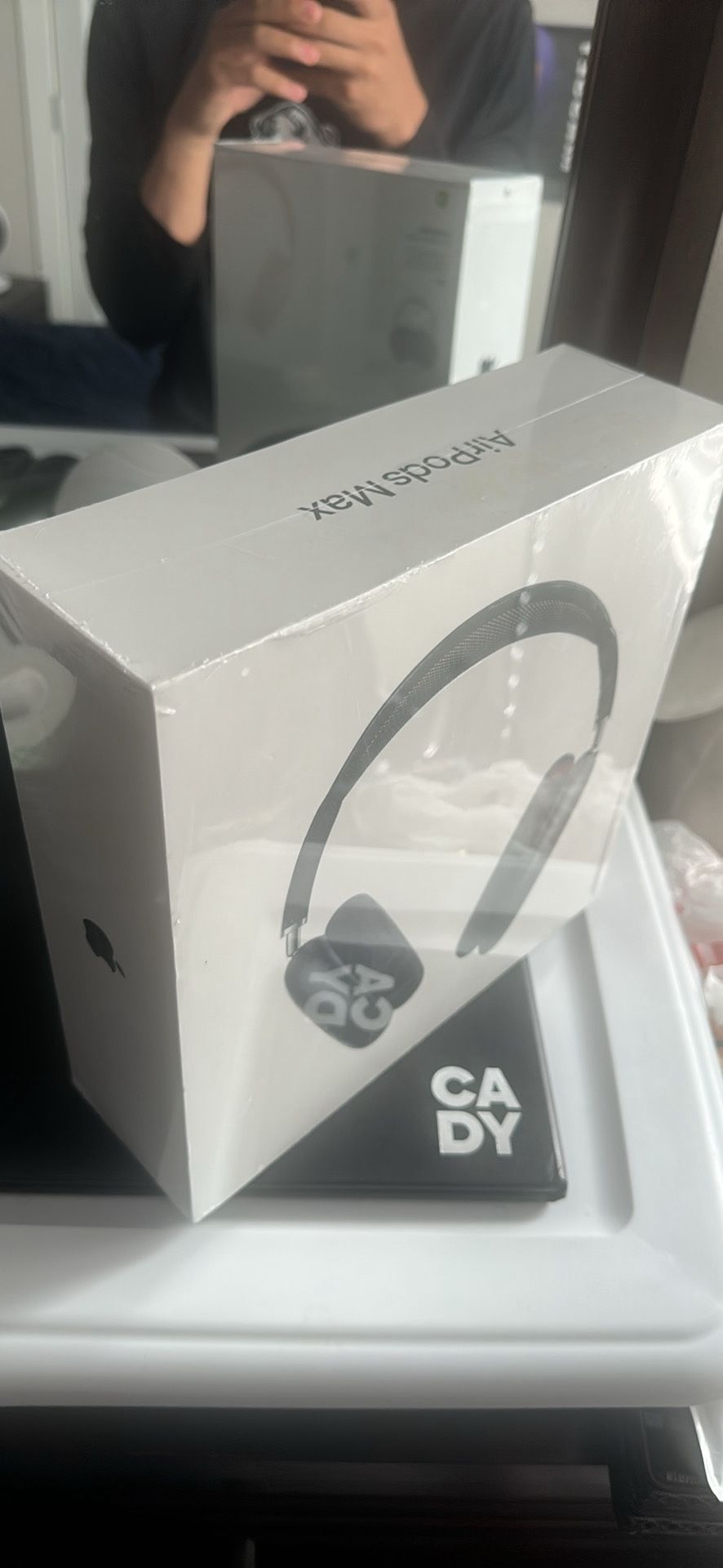 Black airpod maxes