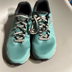 COLUMBIA WOMENS SHOES 8