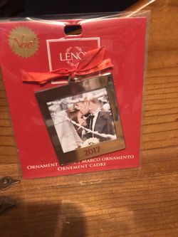 Small Lenox 2017 picture frame new