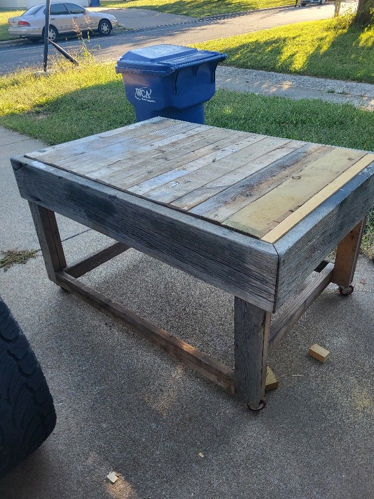 Solid Mobile Work Bench On Casters