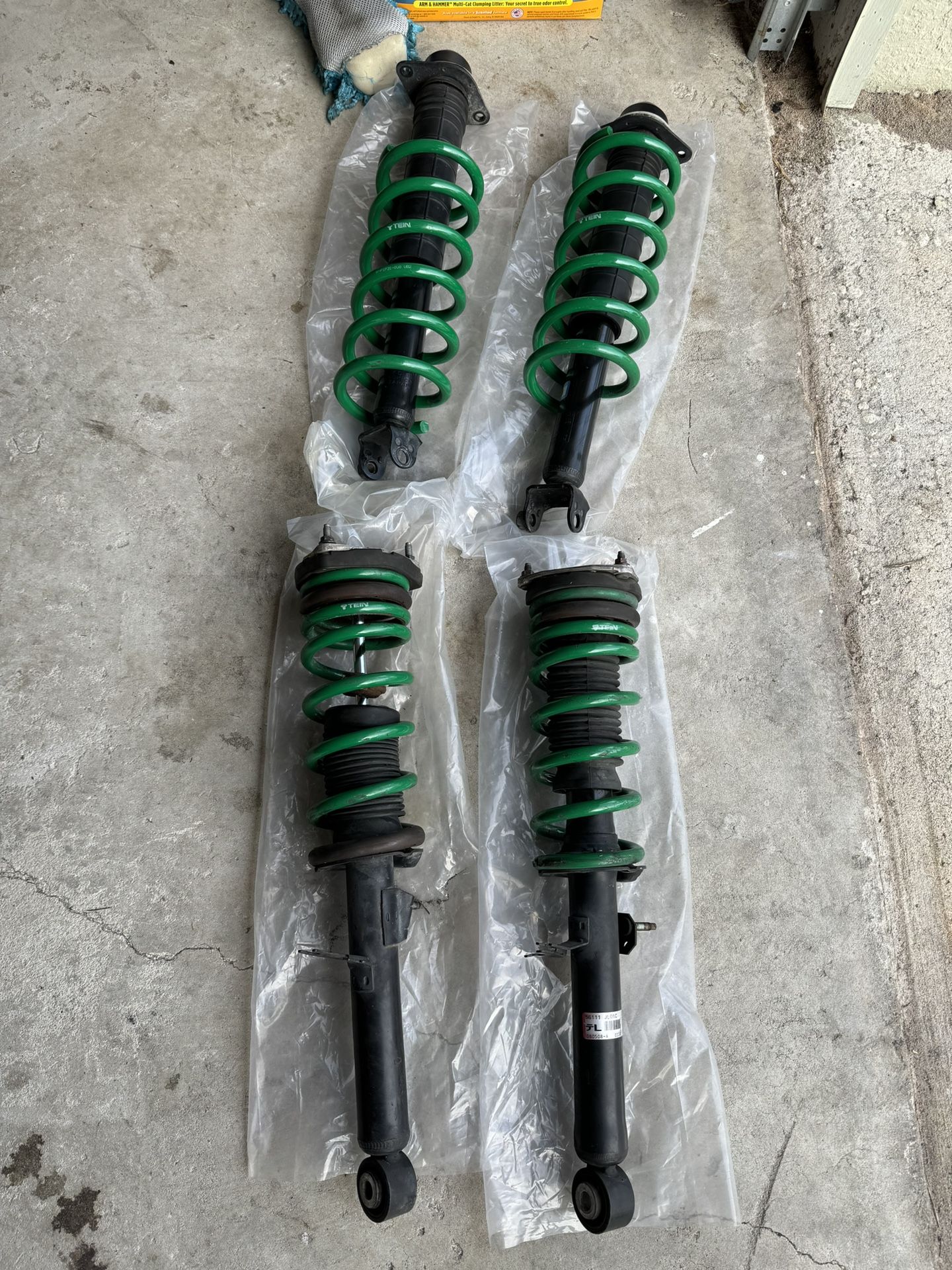 Infiniti G37  Oem Shock Absorbers With Lowering Springs