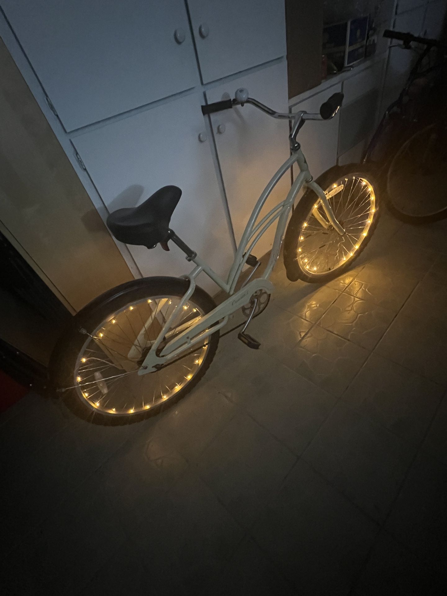 Electra Cruiser 7D Beach Cruiser - 26"