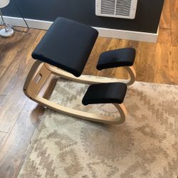 Ergonomic Kneeling Chair