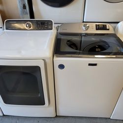 Maytag Glass Top Large Capacity Top Loading Washer With Agitator And Samsung Gas Dryer Set 