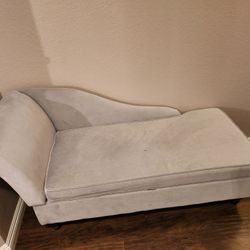 Chaise Lounge With Storage Compartment. 