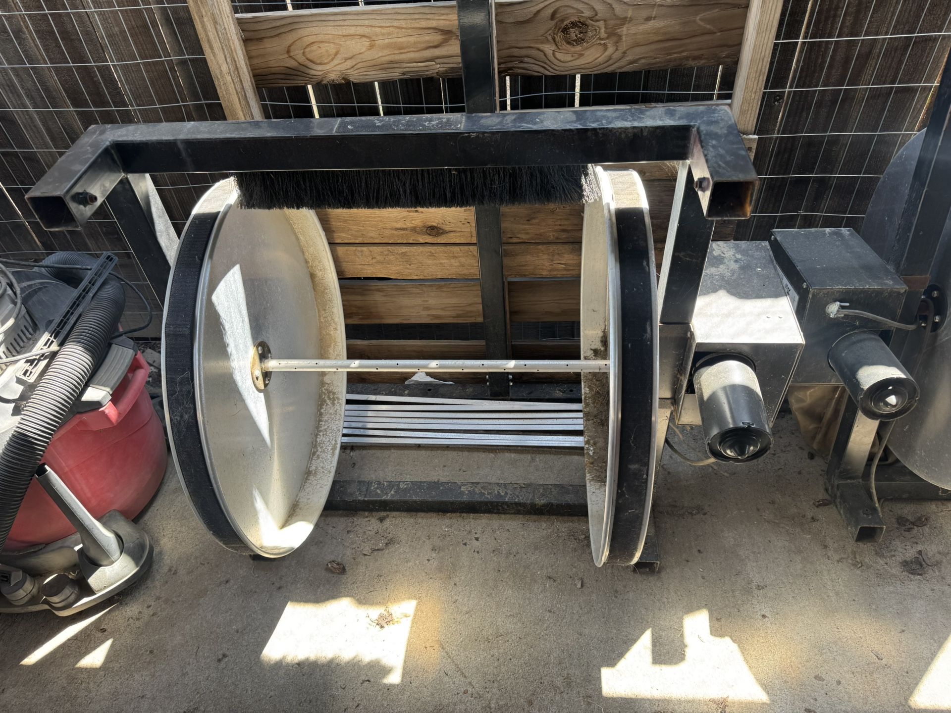 Bulk Dry Bud Trimmer