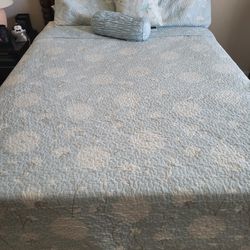 Full Size Bed Includes EVERYTHING