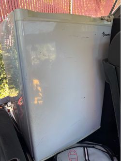 Magic chef mini fridge