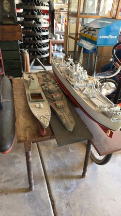 FOUR  SHIPS  ONE SUBMARIN