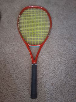 Yonex Vcore 100 8th Gen Tennis Racket ( i accept offers)