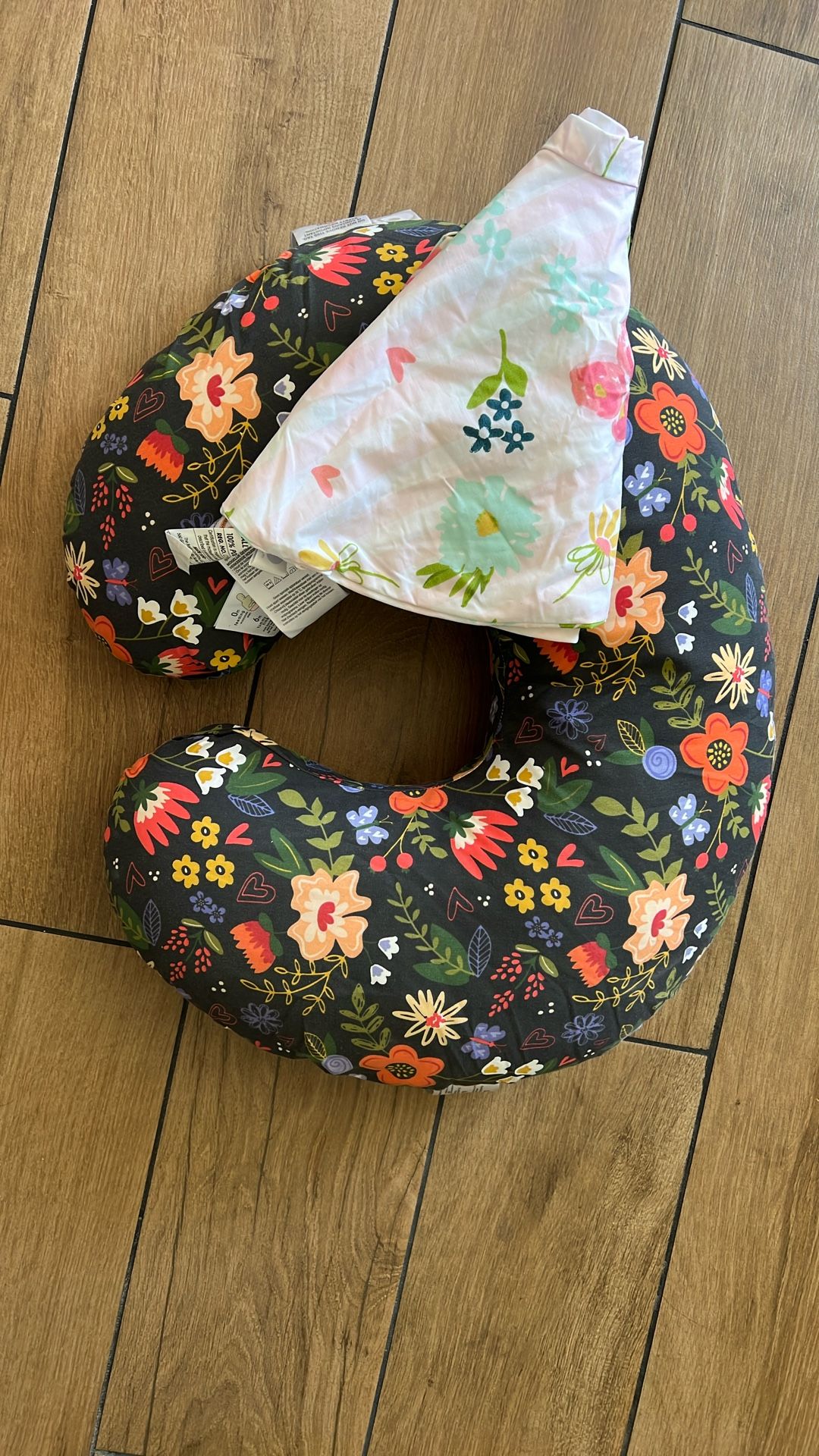 Feeding Pillow With Extra Sham