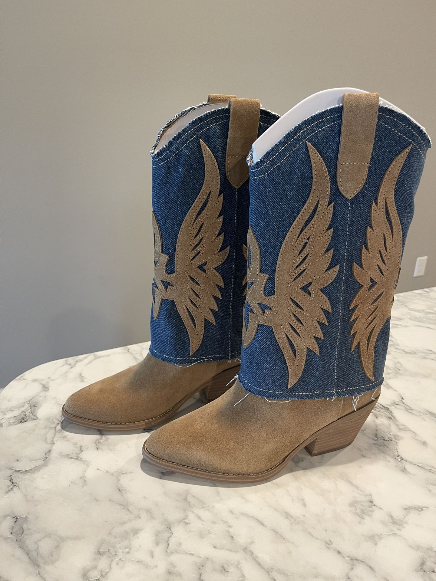 Nine West 5.5 Woman’s Ringer Boots