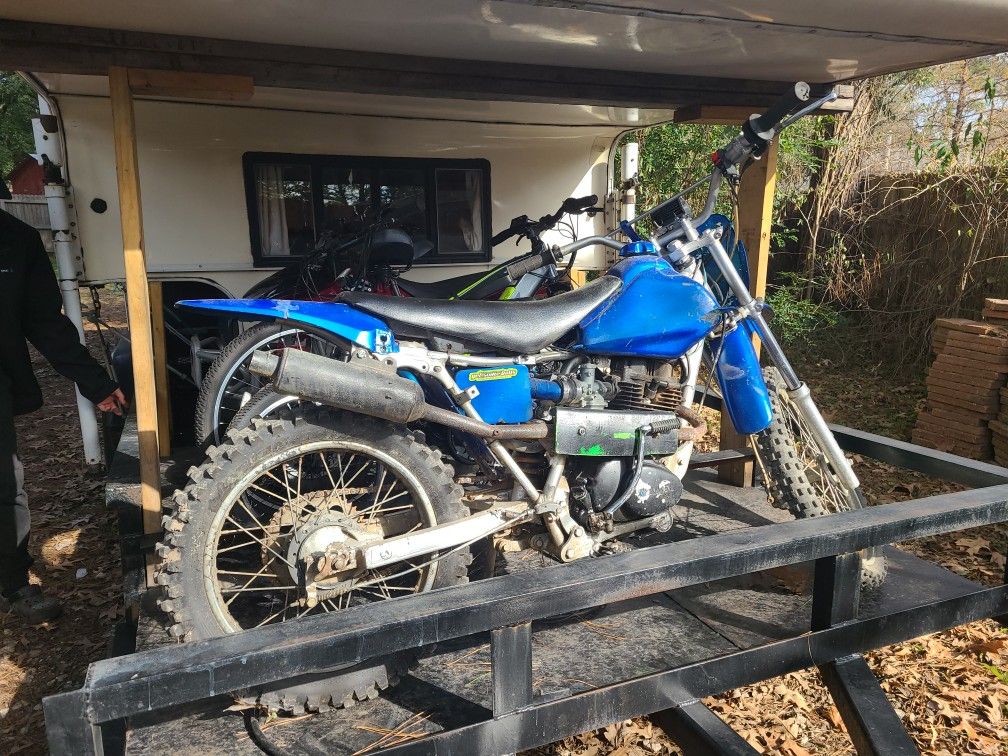 Kayak Dirt Bike
