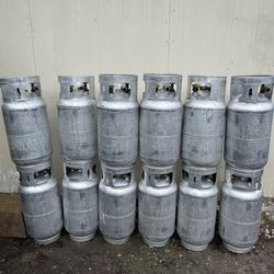 Forklift PropaneTanks Aluminum good dates and full 80$ each