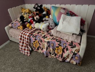 Full size bed
