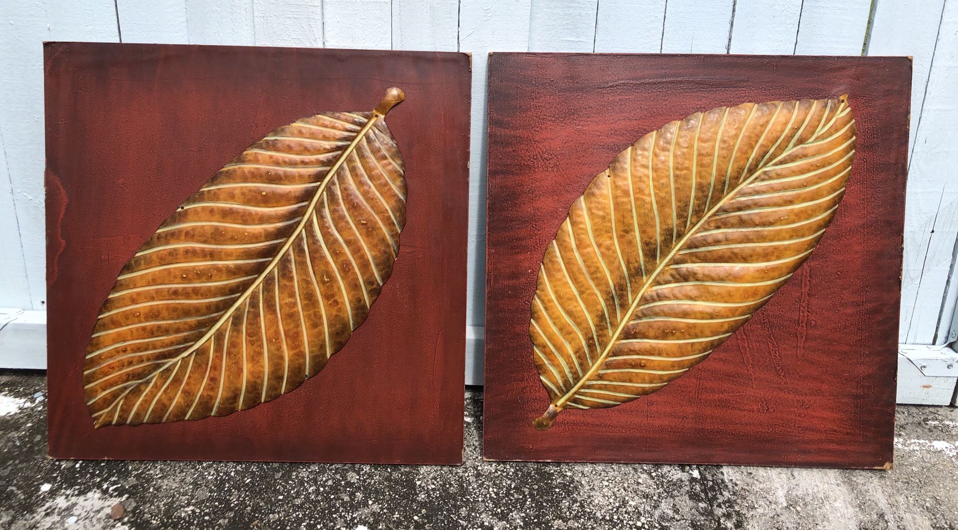 Wood and Metal Leaf Plaques Wall Decor HDE10121, Set of 2, 24x24
