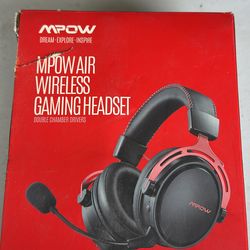 Wireless gaming headset