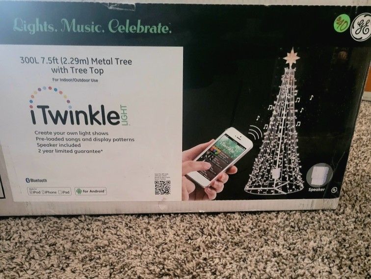 7.5ft Metal Tree Programable Lights And Music For Outdoors