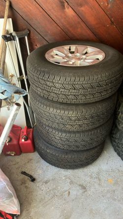 Chevy Silverado 17 Inch Rims And Tires Barely Used