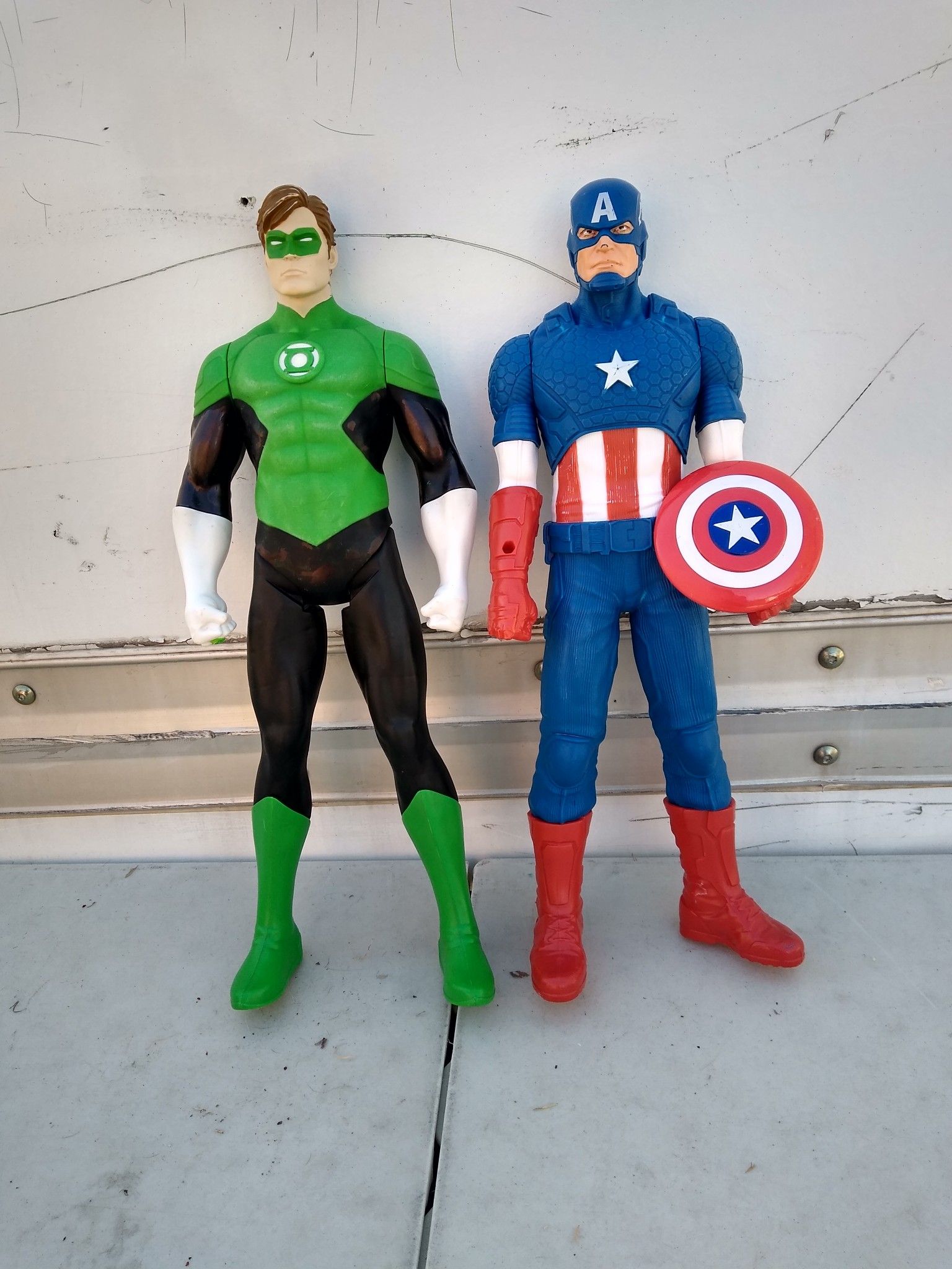 The Green lantern and Captain America big action figures