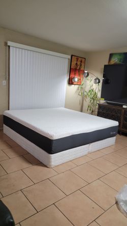 VERY NICE KING SIZE SERENE MEMORY FOAM MATTRESS AND BOXSPRINGS FOR SALE! IN GREAT CONDITION, FREE DELIVERY