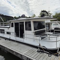 Gibson Houseboat 36ft