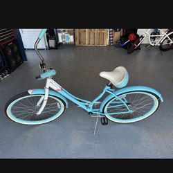SCHWINN Beach Cruiser (LIKE NEW)