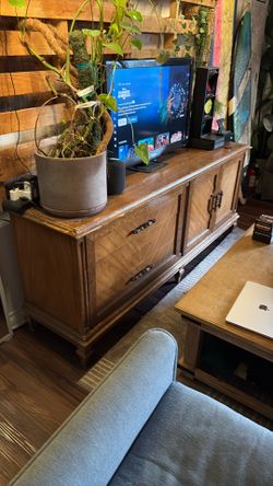 FREE. TV Stand!!