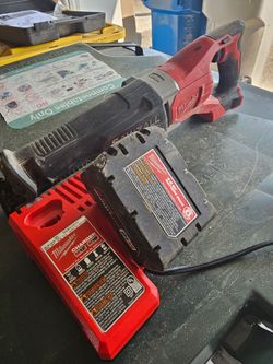 Milwaukee sawzall, Charger, Battery