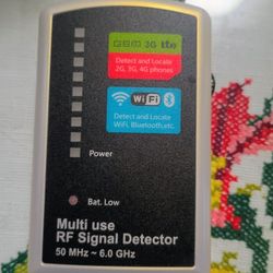 multi-use RF (Radio Frequency) signal detector