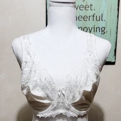 NEW White Lace Underwire 36DDD Bra