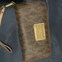 Michael Kors Logo Wallet