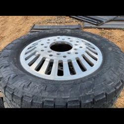 Toyo 37x12.50 R22LT Tires on 10 Lug Aluminum Wheels