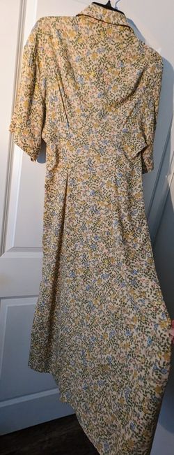 ZARA VINTAGE FLORAL PRINTED MIDI SHIRT DRESS Medium COLOR: CREAM MIDI DRESS  LAPEL COLLAR SHORT SLEEVES FRONT PATCH POCKETS RUCHING DETAIL AT SIDE for  Sale in Santa Ana, CA - OfferUp