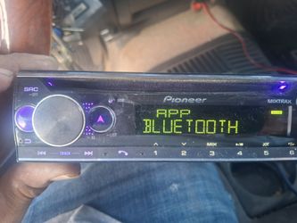 STEREO PIONEER CD AUX USB BLUETOOTH CAMBIA DE DIFERENTES COLORES GOOD CONDICIÓN ABLO ESPAÑOL