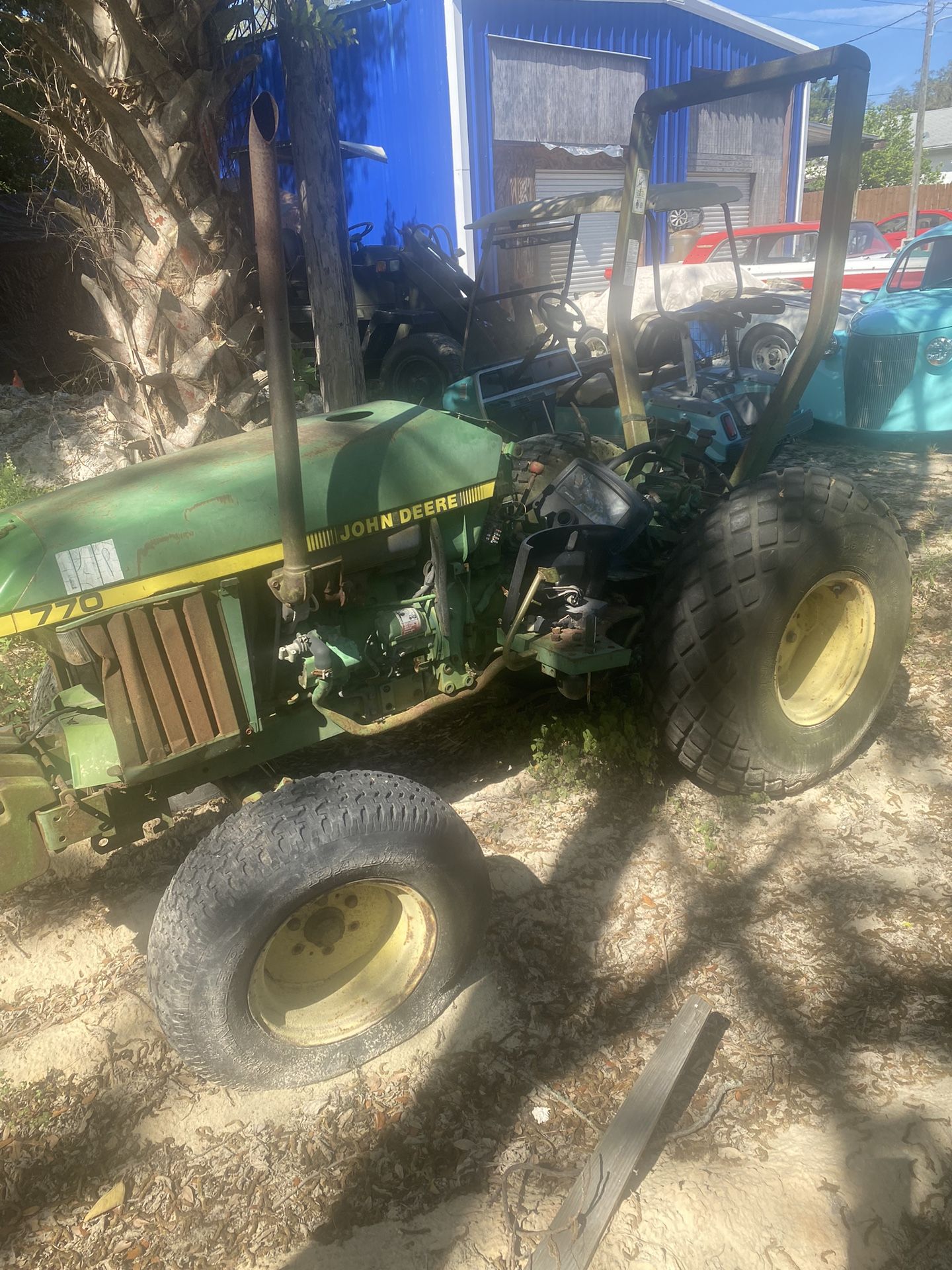 770 John Deer Front Bucket Tractor 