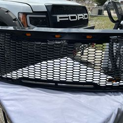Black mesh honeycomb design for Toyota Tacoma front grill