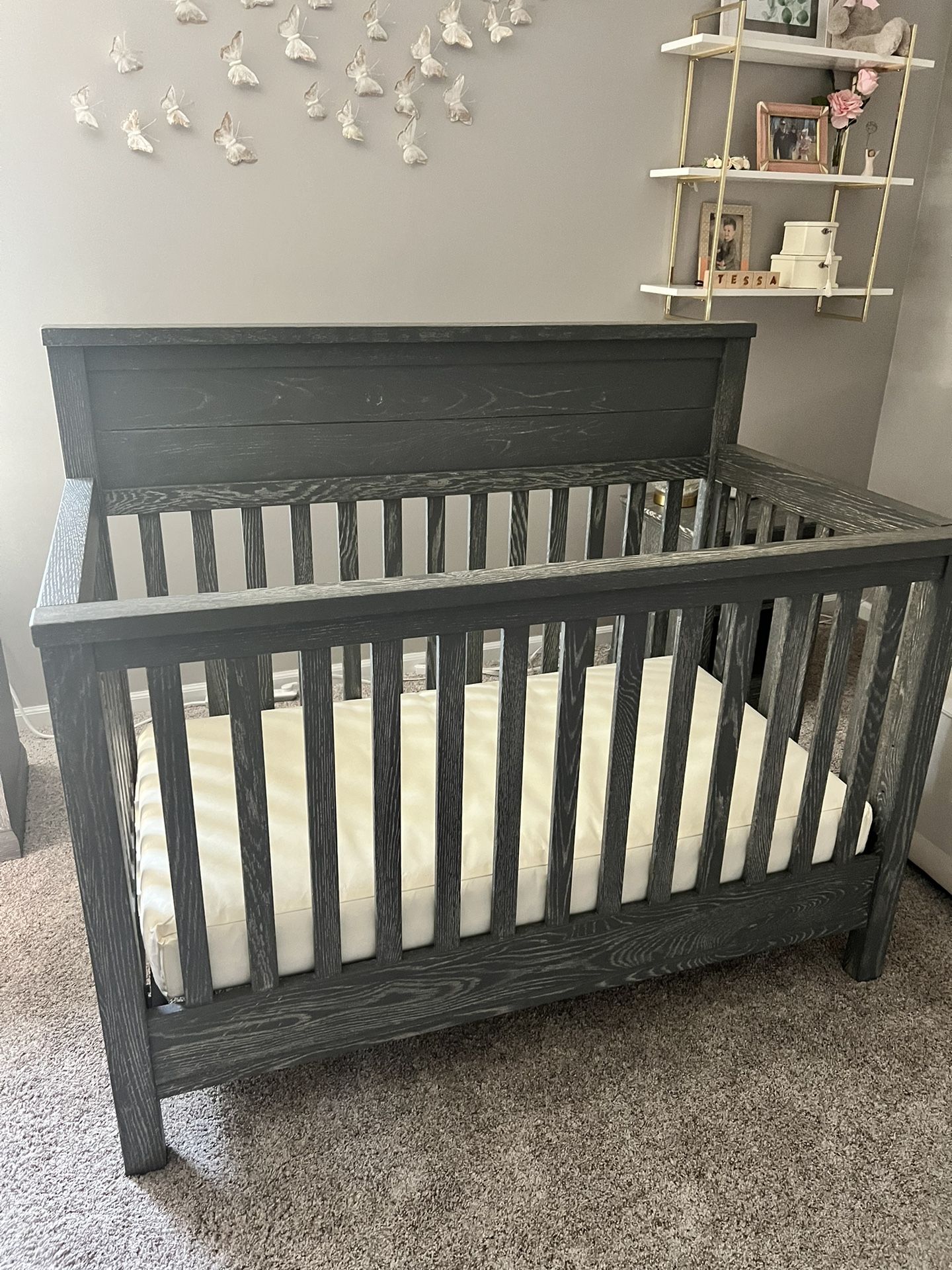 Pottery Barn- Charlie Crib - Smoked Charcoal - Mint