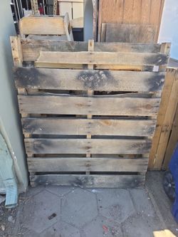 Pallet, Assorted Sizes