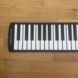 Portable Roll-Up Piano with Full Keyboard – ANDSF Brand – Works Perfectly