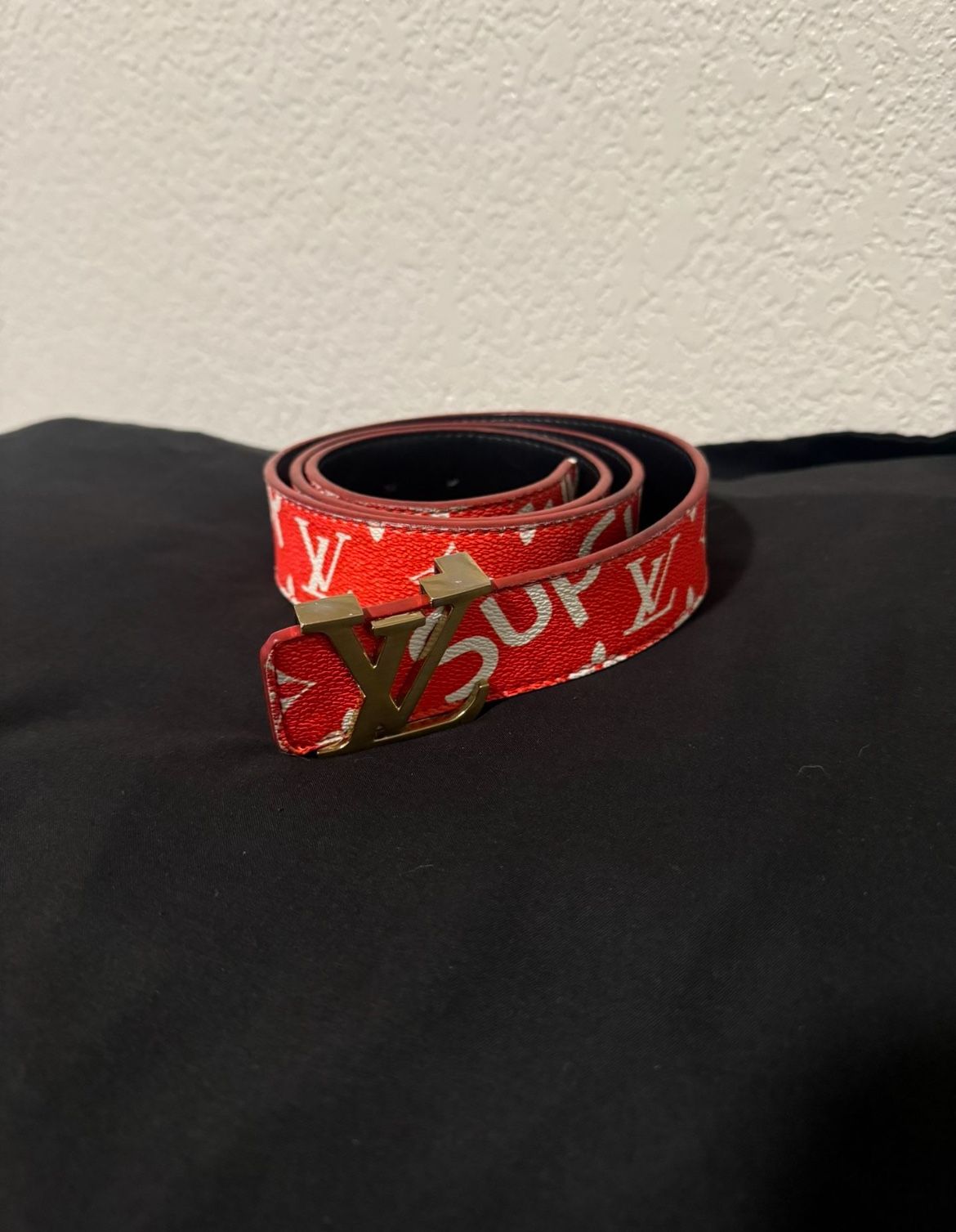 supreme X Louis Vuitton belt
