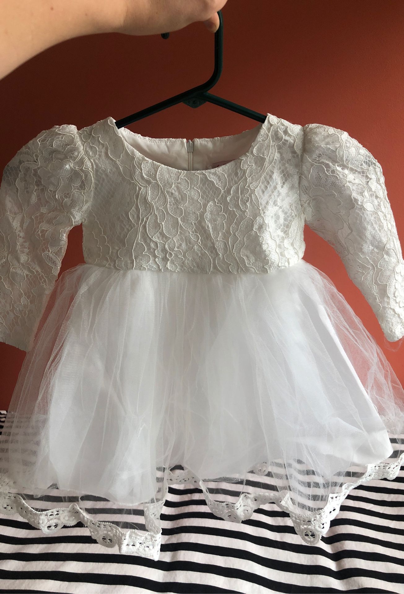 Adorable 1 to 2-year-old New without tags flower girl dress