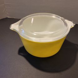 Vintage Pyrex Casseroles Yellow Harvest  Rare GlA-1 Comes With Lid 