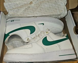 USED Men's Size 10.5 Nike Air Force 1 DQ7658-101 (white/green)