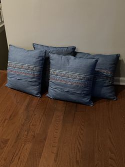 4 pillows all the same