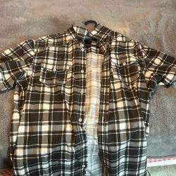 Black And White Short Sleeve Button Down Size XL